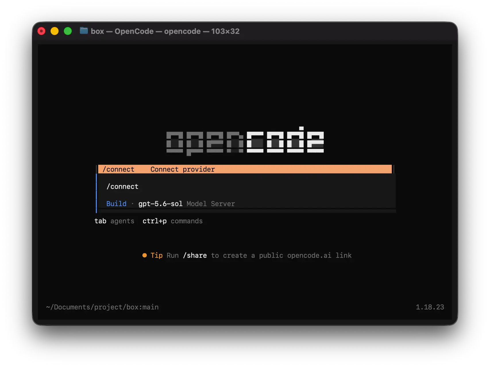 OpenCode 终端界面，底部显示输入区、代理模式、模型和供应商